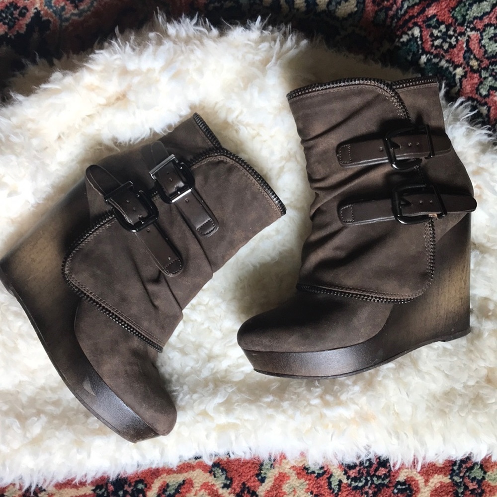 Wedged Ankle Boot